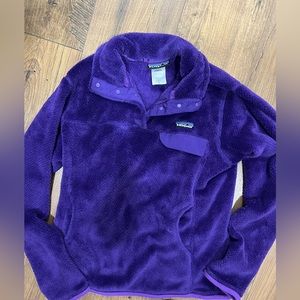 Women’s purple Patagonia pull over